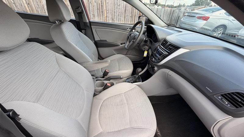 Hyundai Accent SE 5-Door 6A 2016