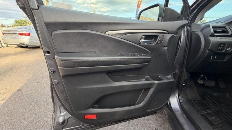 Honda Pilot EX-L w/Navigation and RES AWD 2019