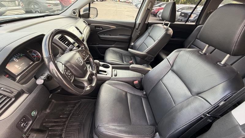 Honda Pilot EX-L w/Navigation and RES AWD 2019