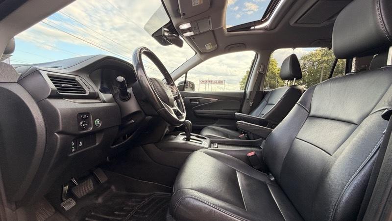 Honda Pilot EX-L w/Navigation and RES AWD 2019