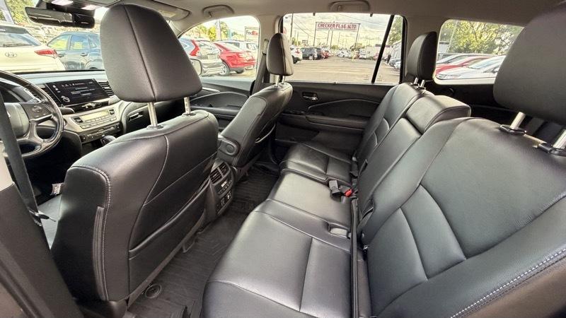 Honda Pilot EX-L w/Navigation and RES AWD 2019
