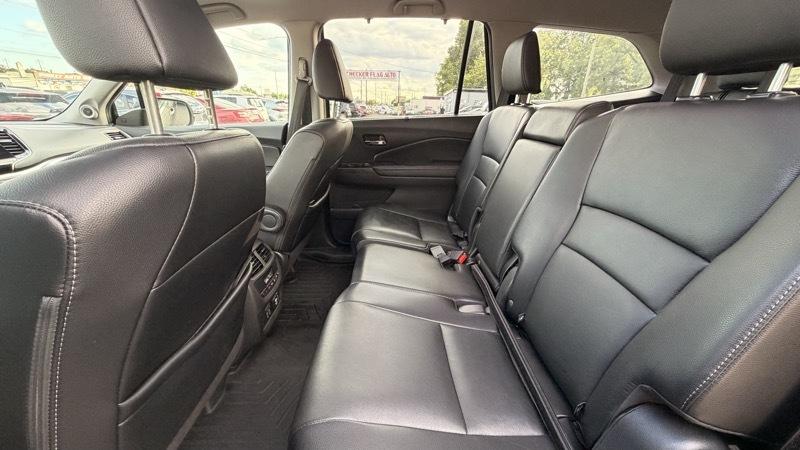 Honda Pilot EX-L w/Navigation and RES AWD 2019