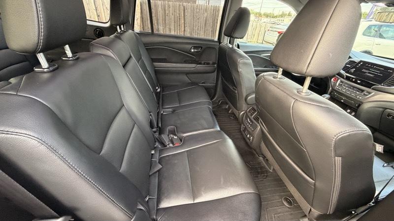 Honda Pilot EX-L w/Navigation and RES AWD 2019