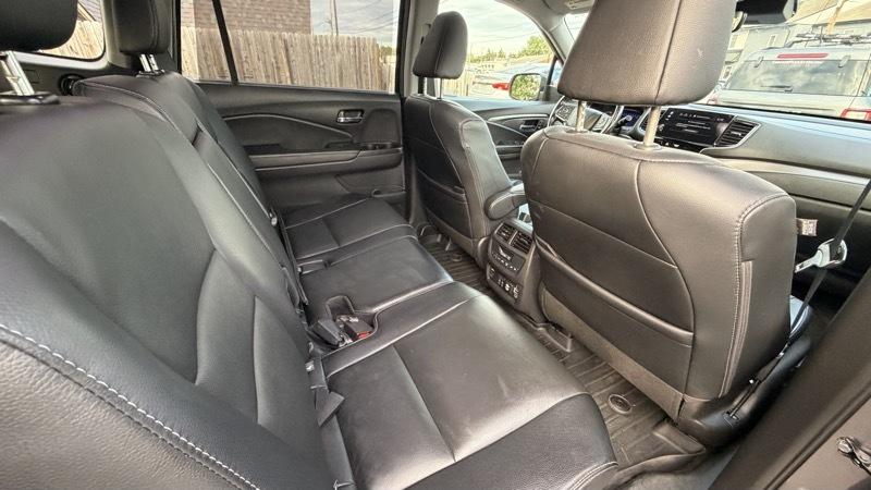 Honda Pilot EX-L w/Navigation and RES AWD 2019