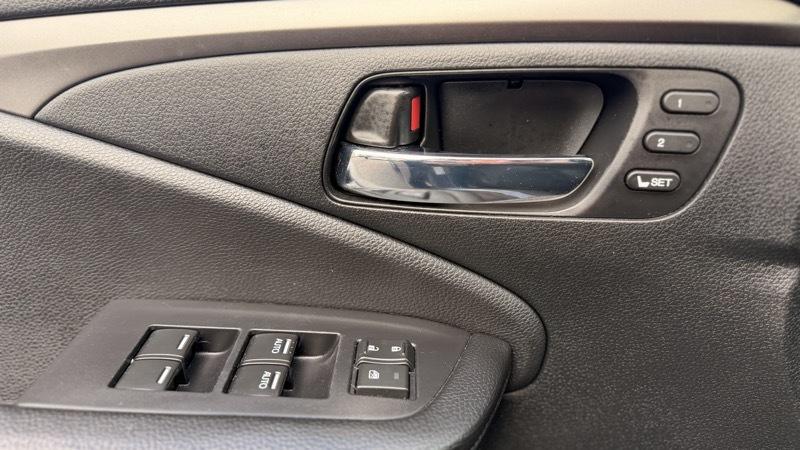 Honda Pilot EX-L w/Navigation and RES AWD 2019