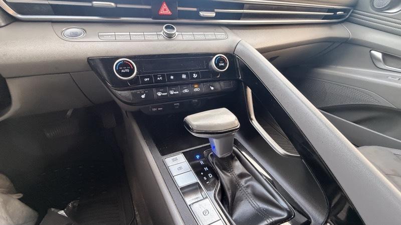 Hyundai Elantra SEL 2023