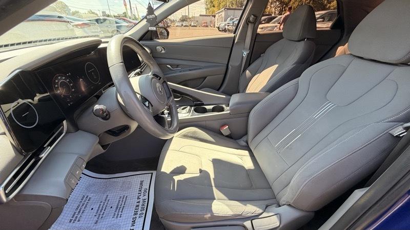Hyundai Elantra SEL 2023