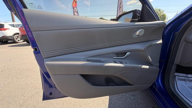 Hyundai Elantra SEL 2023