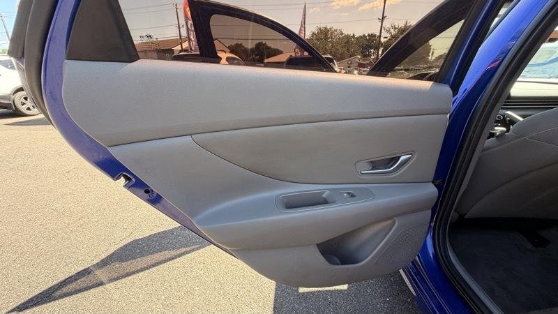 Hyundai Elantra SEL 2023