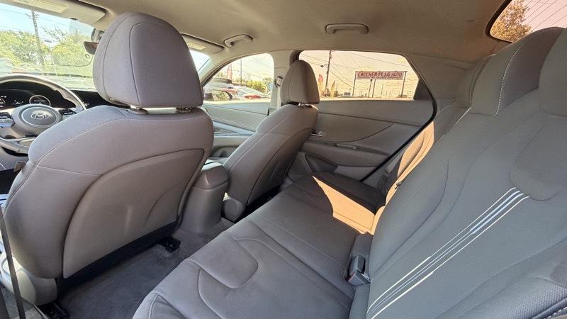 Hyundai Elantra SEL 2023