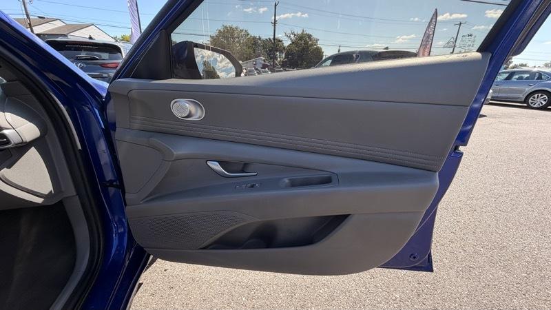 Hyundai Elantra SEL 2023