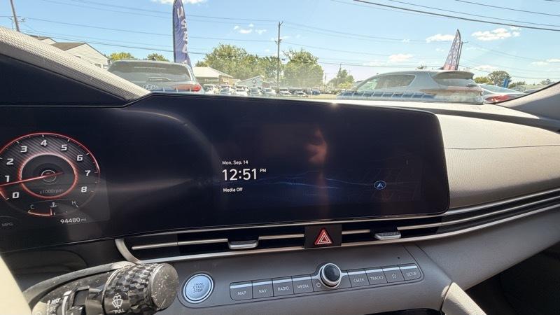 Hyundai Elantra SEL 2023