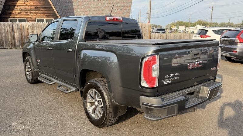 GMC Canyon SLE Crew Cab 4WD Short Box 2015