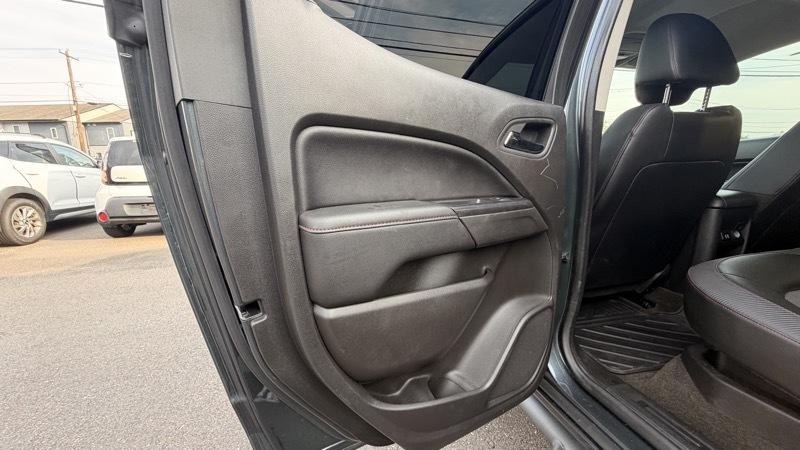 GMC Canyon SLE Crew Cab 4WD Short Box 2015