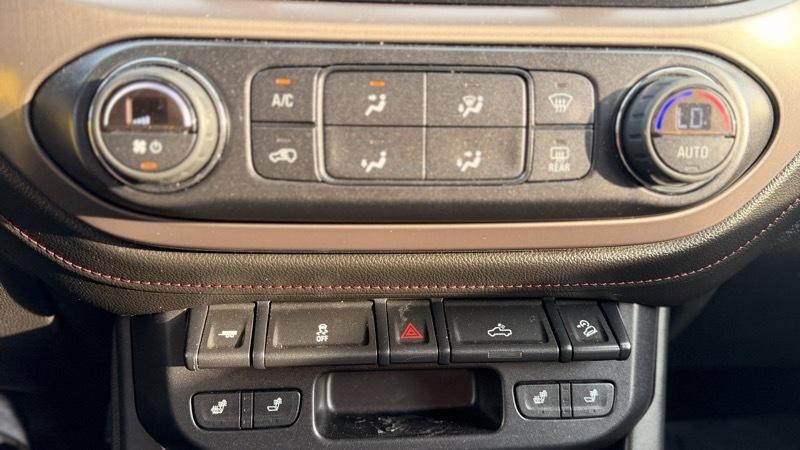 GMC Canyon SLE Crew Cab 4WD Short Box 2015