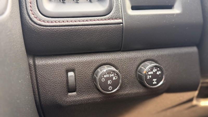 GMC Canyon SLE Crew Cab 4WD Short Box 2015
