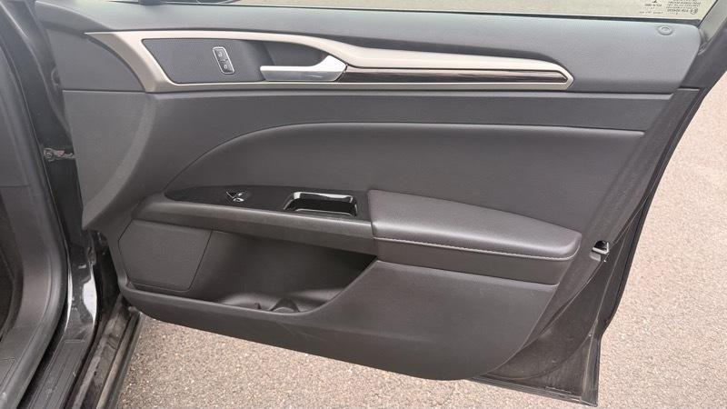 Ford Fusion Hybrid SE 2015