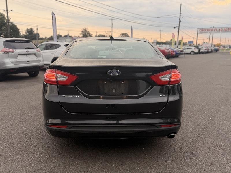 Ford Fusion SE 2016