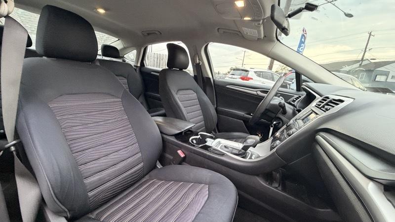 Ford Fusion SE 2016