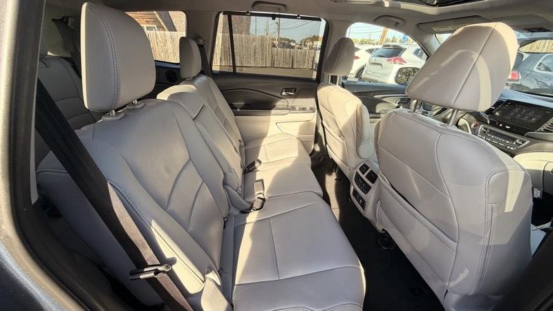 Honda Pilot EX-L w/Navigation and RES AWD 2019