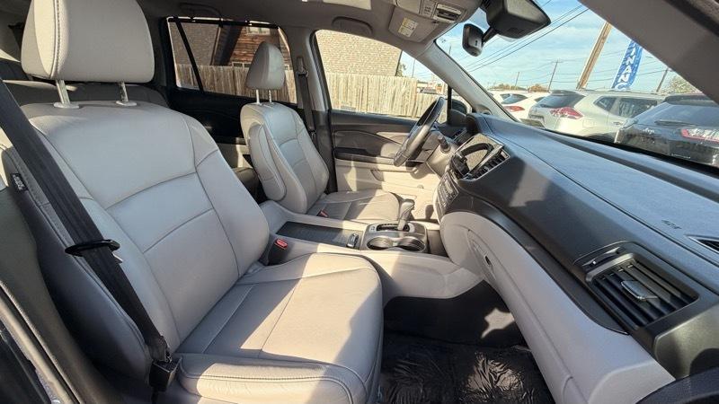 Honda Pilot EX-L w/Navigation and RES AWD 2019