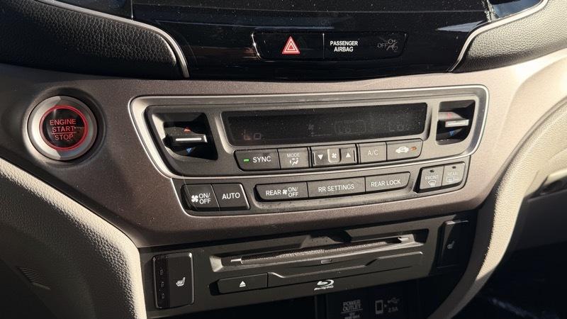 Honda Pilot EX-L w/Navigation and RES AWD 2019