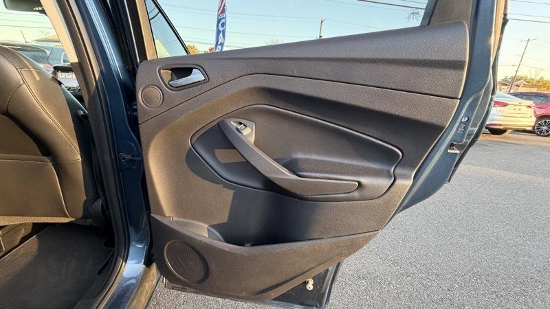 Ford Escape Titanium 4WD 2018