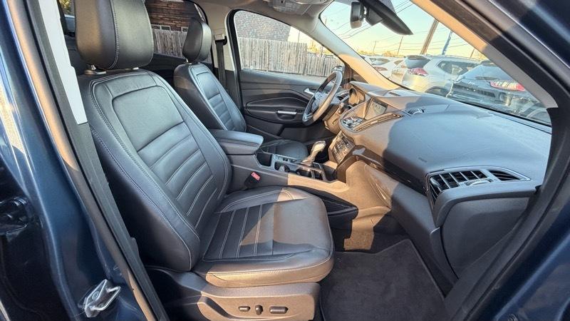 Ford Escape Titanium 4WD 2018