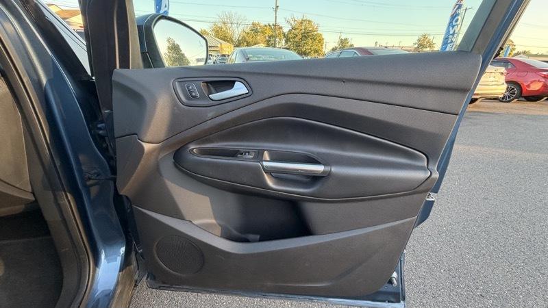 Ford Escape Titanium 4WD 2018