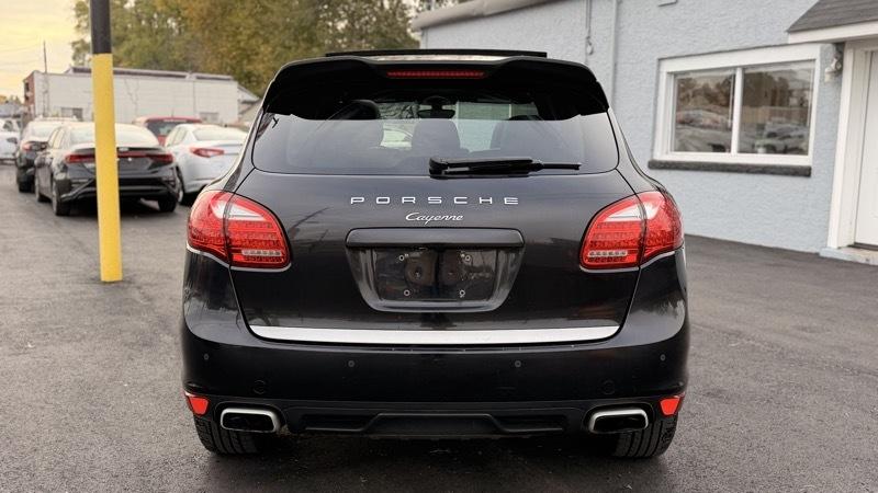 Porsche Cayenne Base 2014