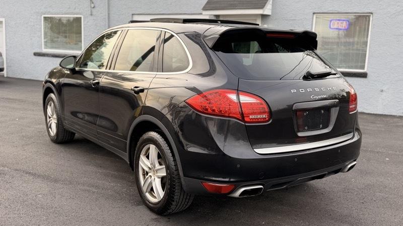 Porsche Cayenne Base 2014