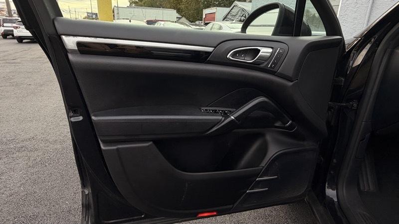Porsche Cayenne Base 2014