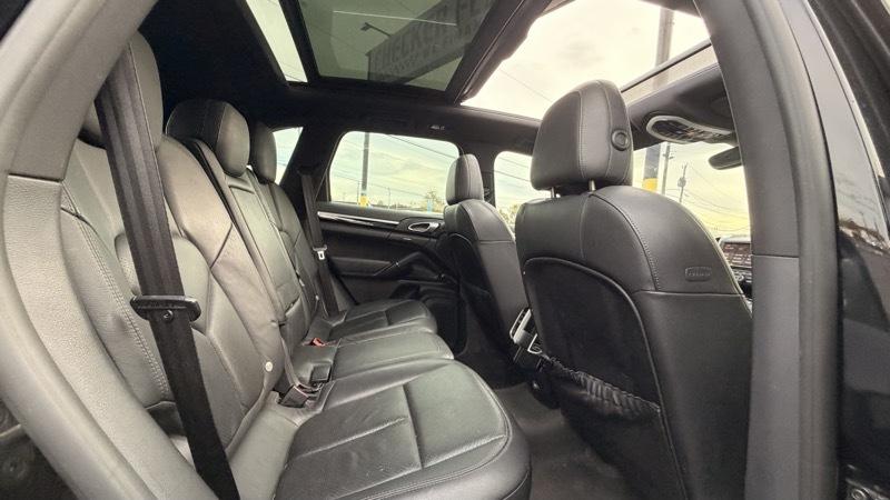 Porsche Cayenne Base 2014