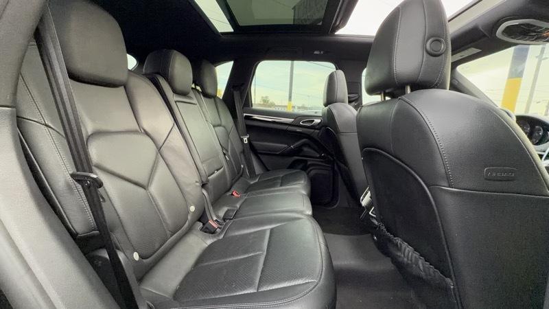 Porsche Cayenne Base 2014
