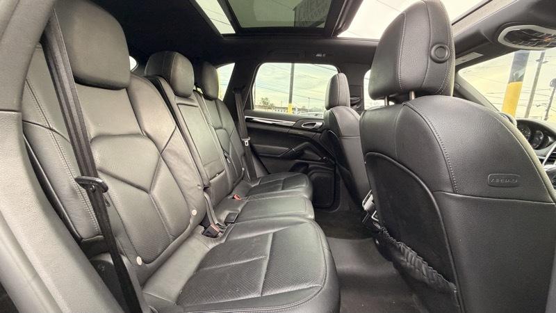 Porsche Cayenne Base 2014