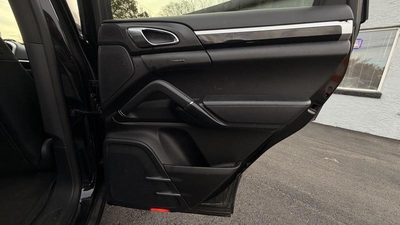 Porsche Cayenne Base 2014