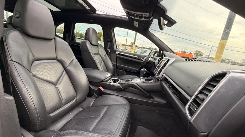 Porsche Cayenne Base 2014