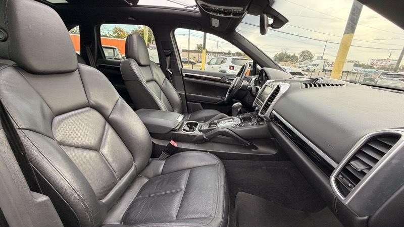Porsche Cayenne Base 2014