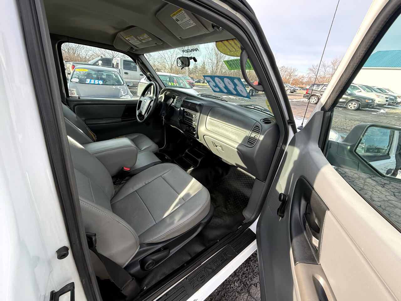 Ford Ranger Regular Cab 2WD 2011