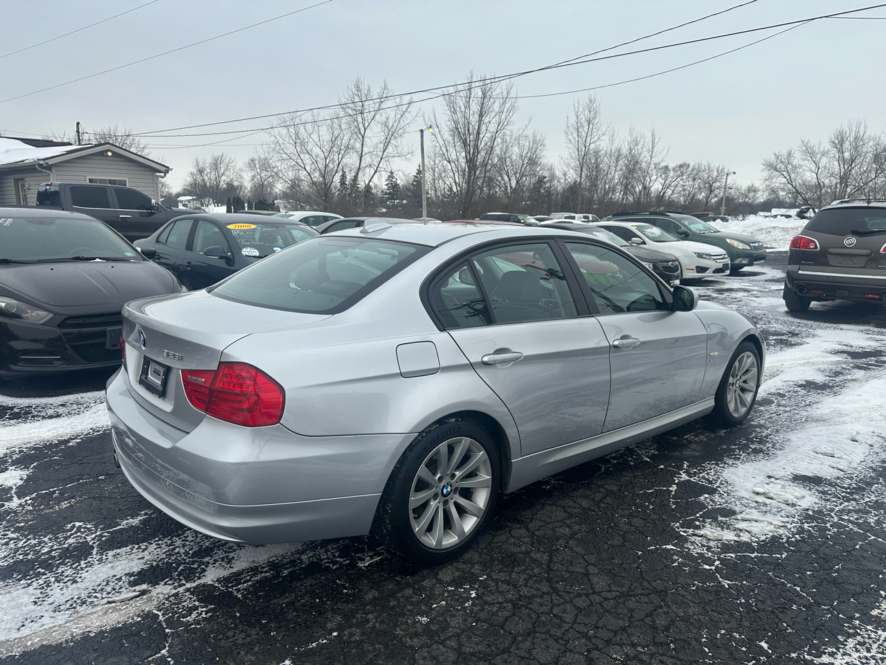 BMW 3-Series 328i xDrive 2011