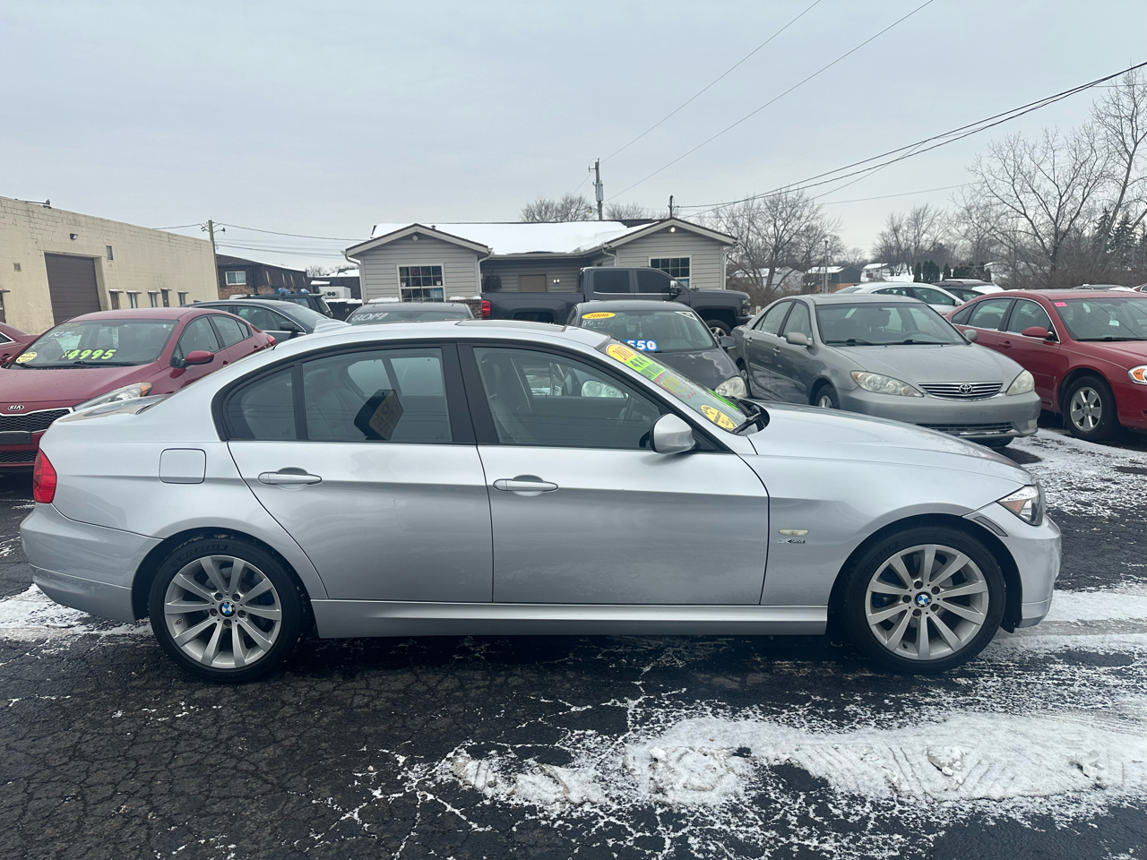 BMW 3-Series 328i xDrive 2011