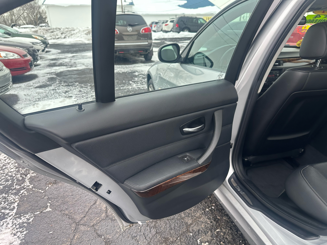 BMW 3-Series 328i xDrive 2011