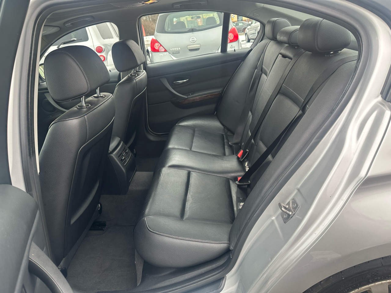 BMW 3-Series 328i xDrive 2011