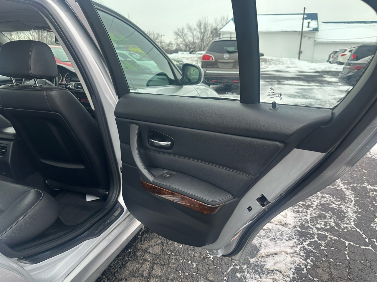 BMW 3-Series 328i xDrive 2011