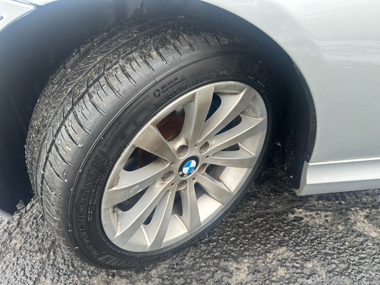 BMW 3-Series 328i xDrive 2011