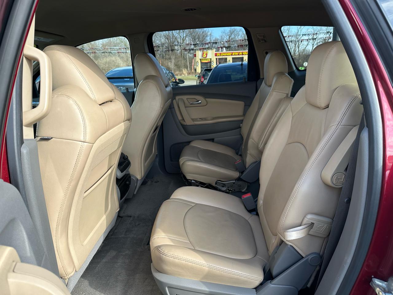 Chevrolet Traverse LT1 FWD 2010