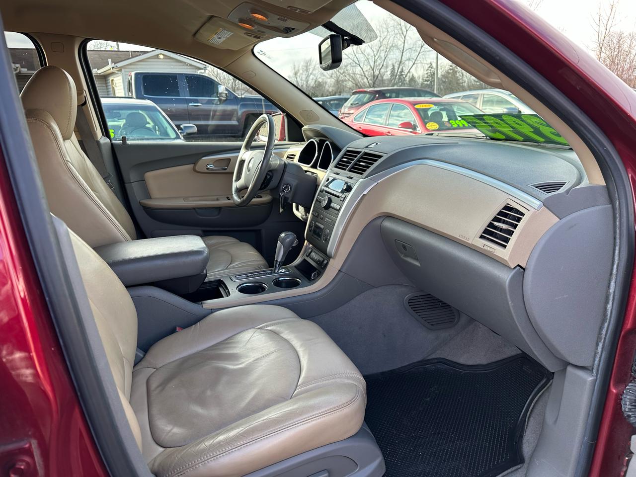 Chevrolet Traverse LT1 FWD 2010