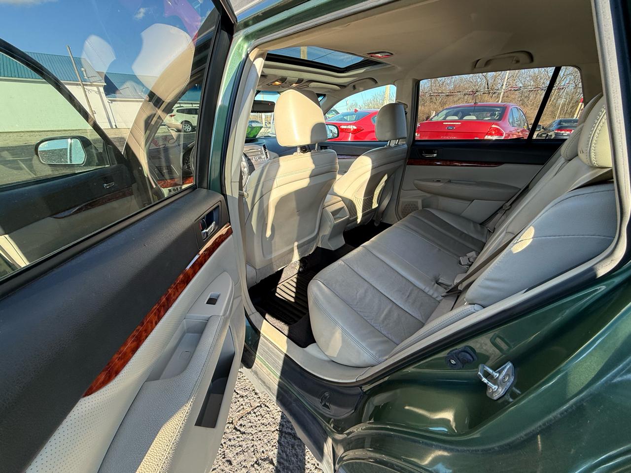 Subaru Outback 2.5i Limited 2010