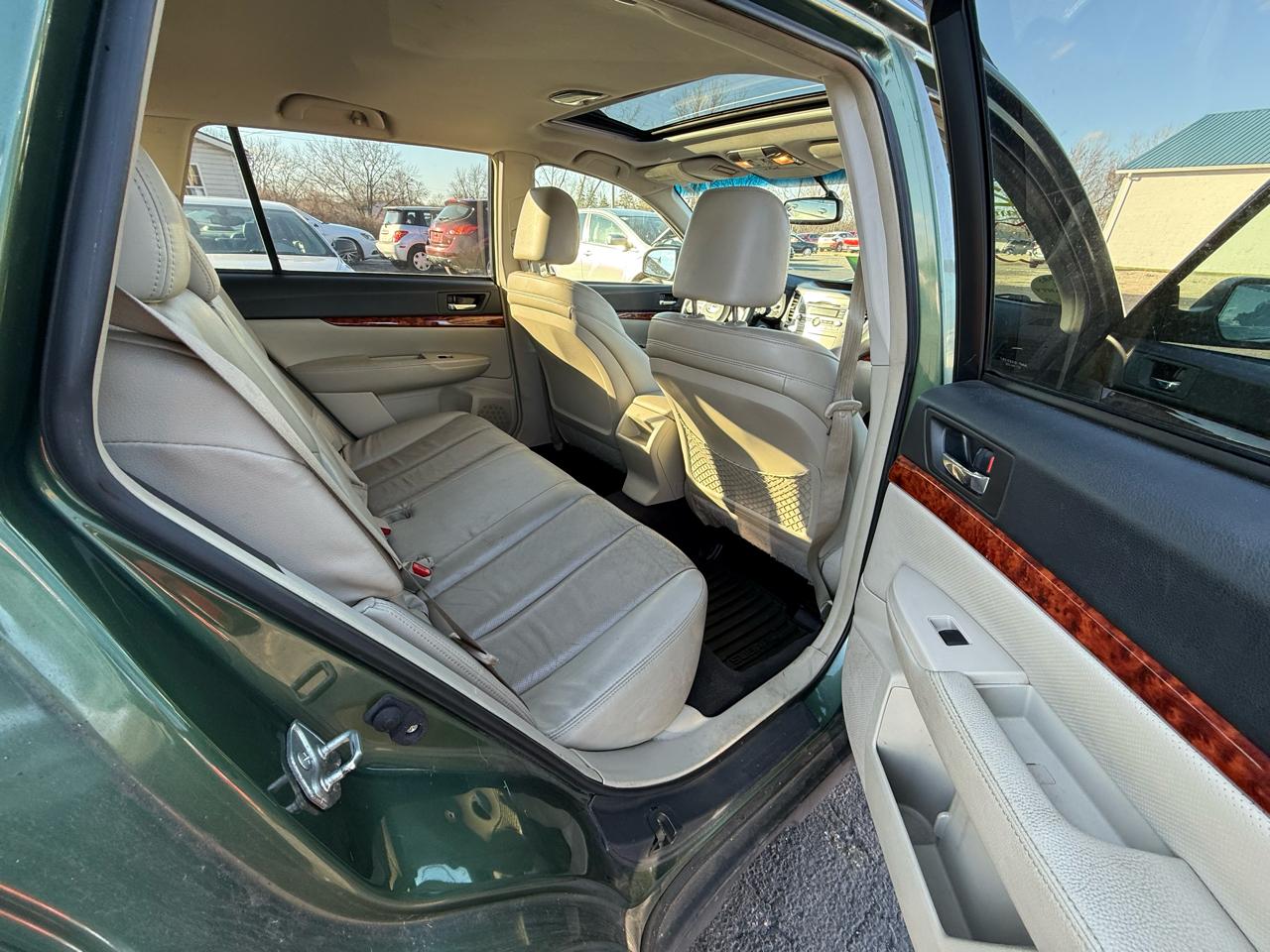 Subaru Outback 2.5i Limited 2010