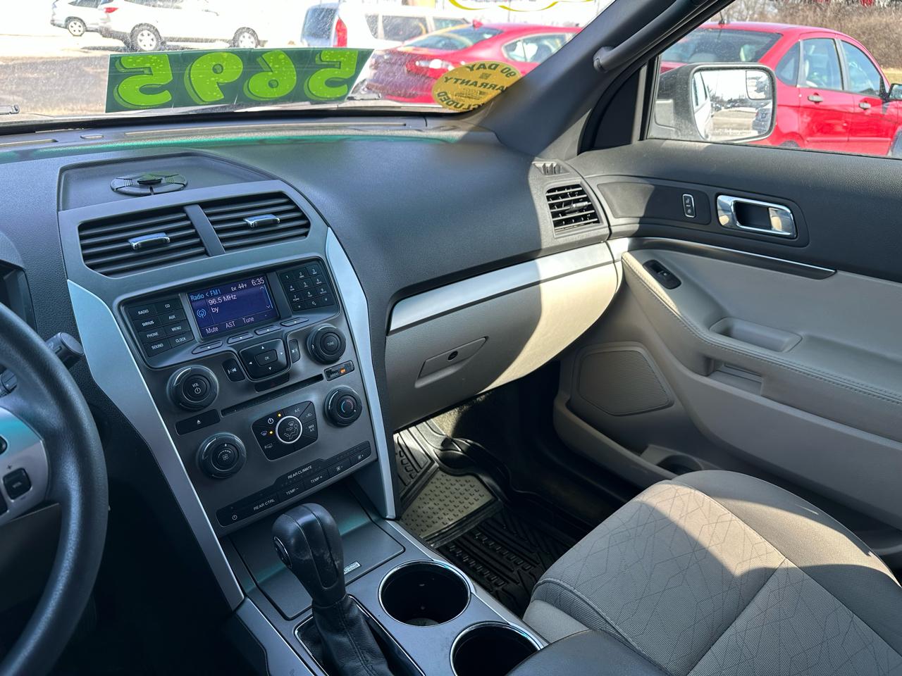 Ford Explorer Base FWD 2013